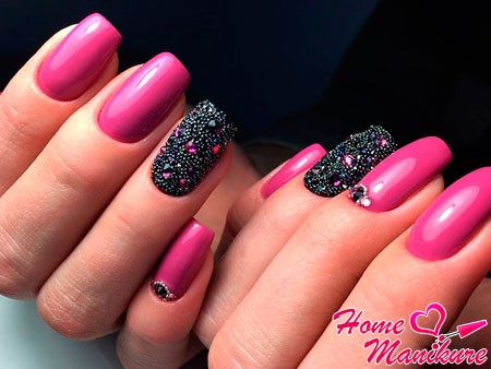 beżowy manicure beżowy manicure z kryształkami