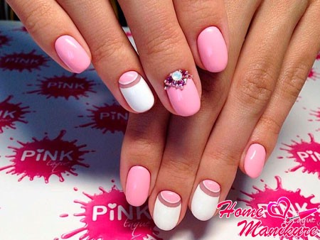 beżowy manicure manicure cyrkonie paznokcie design zdjęcie czerwony czarny układ klej różowy