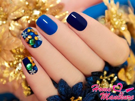 beżowy manicure manicure cyrkonie paznokcie design zdjęcie czerwony czarny układ klej różowy