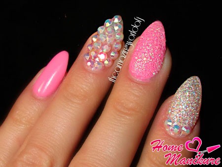beżowy manicure beżowy manicure z kryształkami