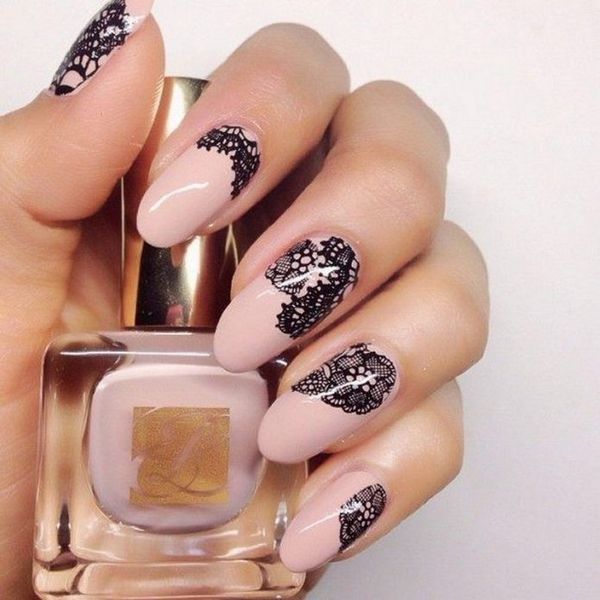 beżowy manicure z białym beżowy manicure z białym