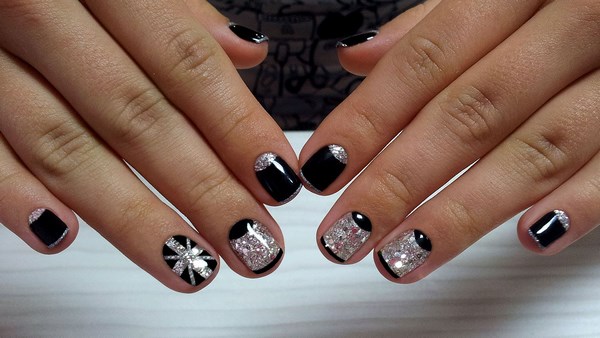 beżowy manicure z białym beżowy manicure z białym