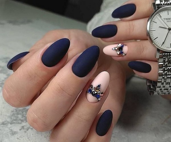 beżowy manicure beżowy manicure
