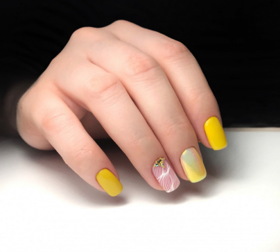 beżowy manicure beżowy manicure