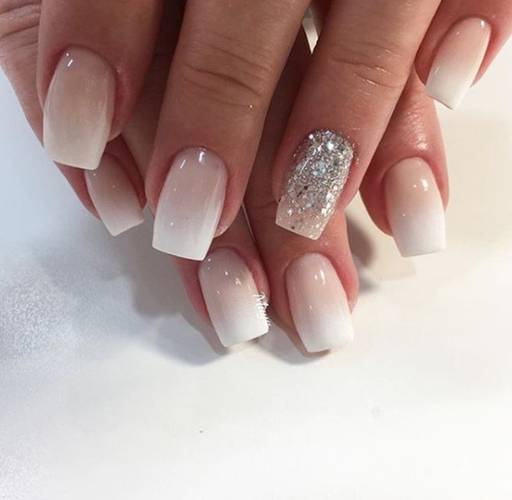 beżowo-brązowy manicure beżowy manicure