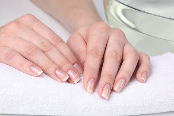 manicure europejski nieobrzynany europejski manicure