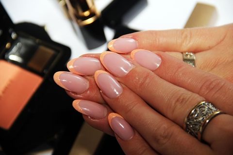 beżowy manicure beżowy manicure