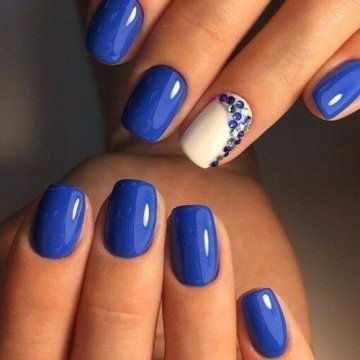маникюр в синьо сини нокти