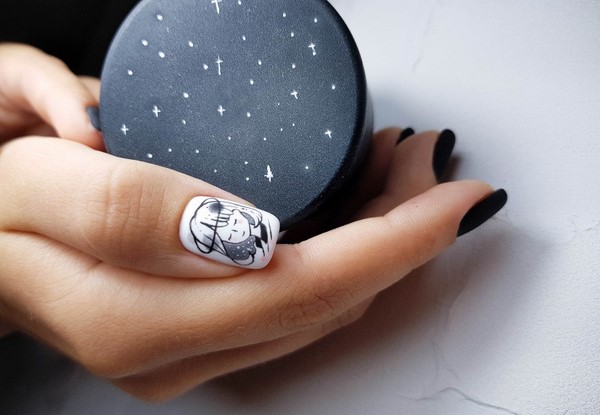 manicure beżowy z czernią beżowy manicure