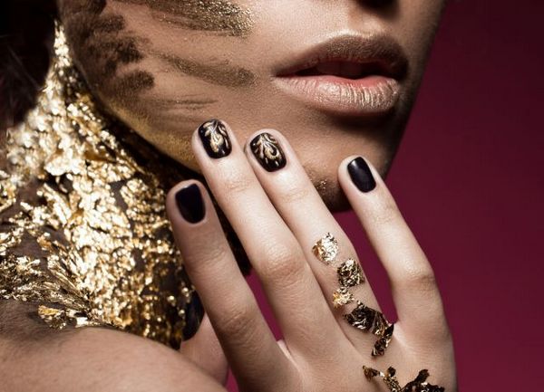 manicure lustrzany manicure lustrzany