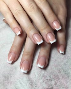 biały manicure biały manicure