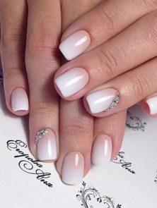 biały francuski biały manicure