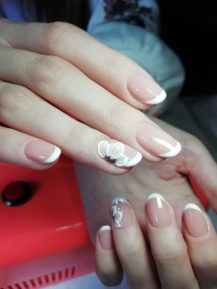 biały manicure biały francuski
