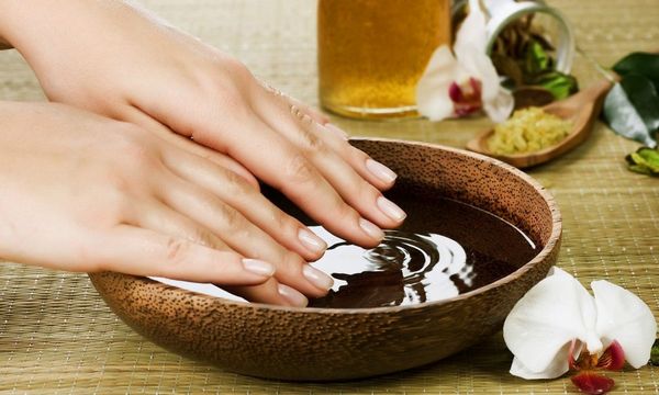 biały manicure bordowy biały manicure