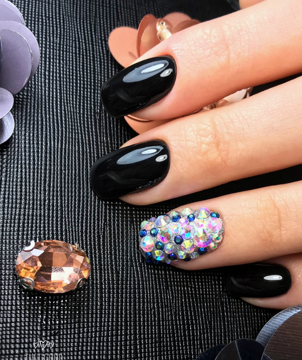 manicure czarno-biały manicure czarno-biały