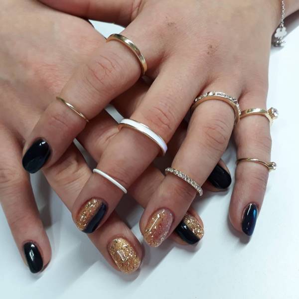 biały manicure czarno-złote zdjęcie projektu paznokci