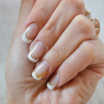 biały manicure biały manicure
