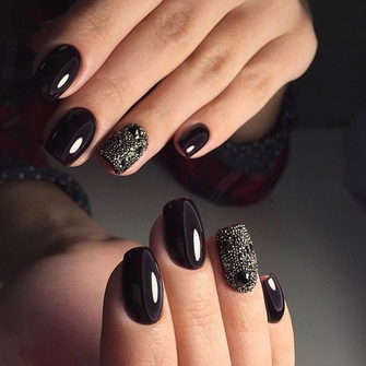manicure z białego złota manicure z białego złota