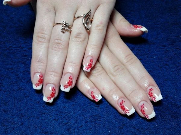 manicure czerwonym i białym lakierem czerwono-biały manicure z błyszczy