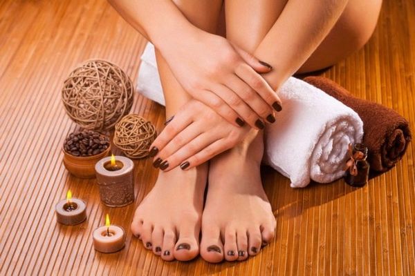 biały manicure biały manicure