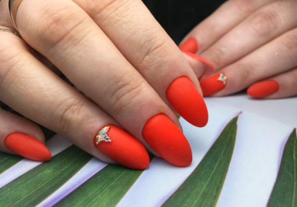 biały manicure biały manicure