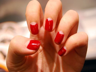 czerwono-biały manicure czerwono-biały manicure