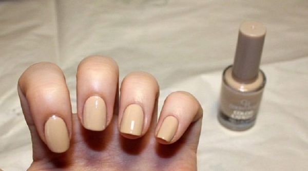 biały manicure biały manicure