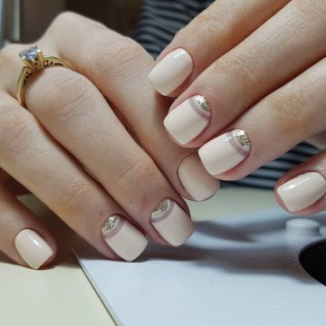 holdi manikűr 2019 hold köröm design