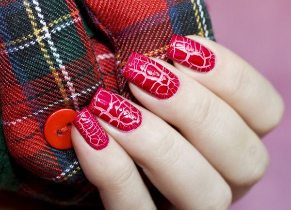 czerwono-biały manicure biały manicure