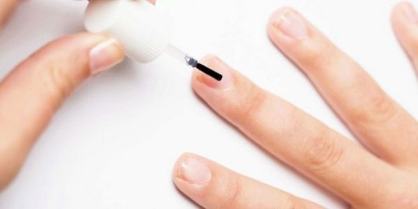 biały manicure biały manicure
