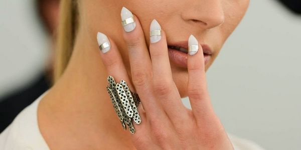 biały manicure biały manicure