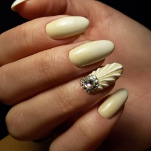 biały manicure biały manicure