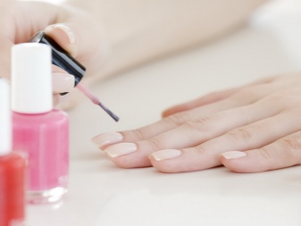 biały manicure biały manicure