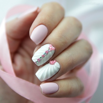 biały manicure biały manicure