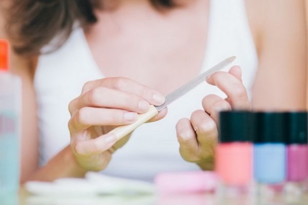 biały manicure biały manicure