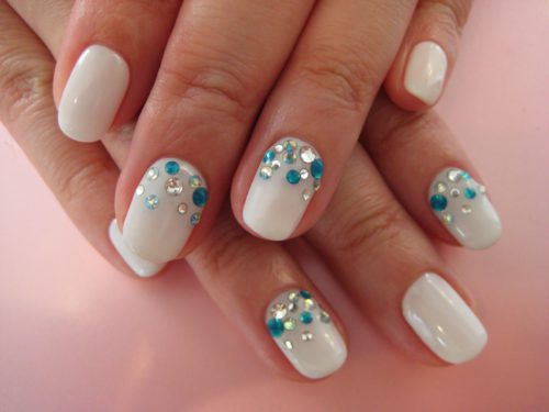 manicure pod białą sukienką manicure pod białą sukienką