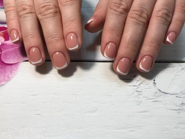 białe paznokcie manicure biały manicure