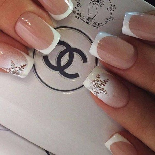 biały zimowy manicure biały manicure