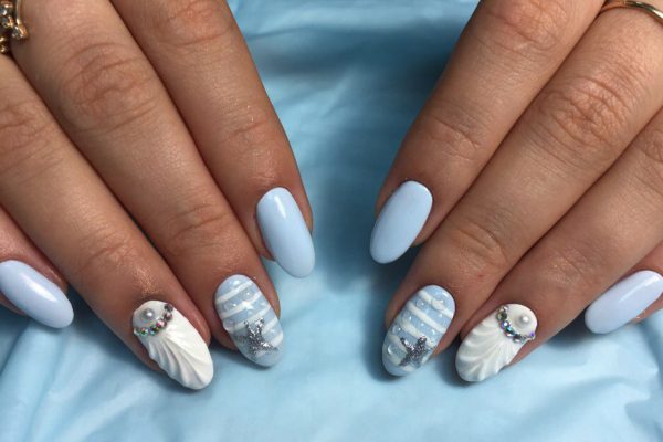 manicure z białego złota manicure z białego złota