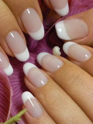 biały manicure biały manicure