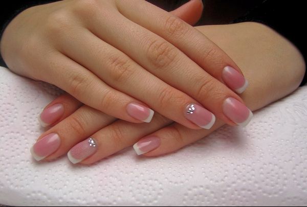 biały manicure biały manicure