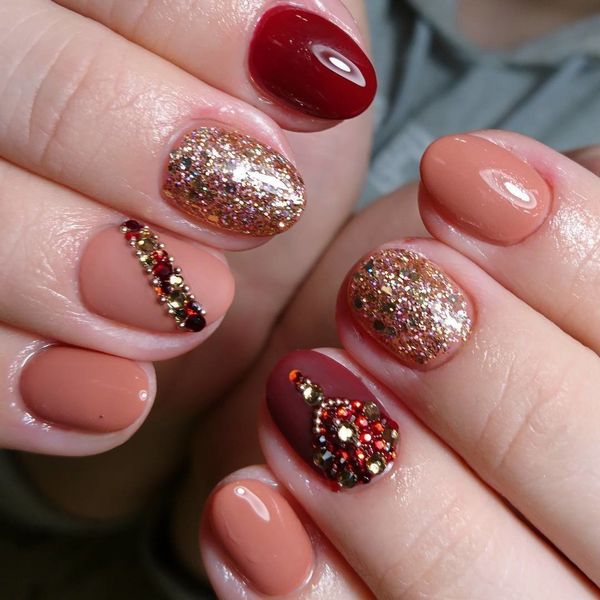 biały manicure manicure z białego złota