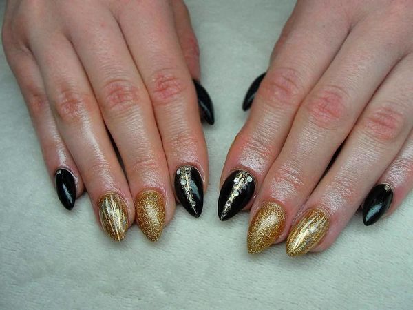 manicure z białego złota manicure z białego złota