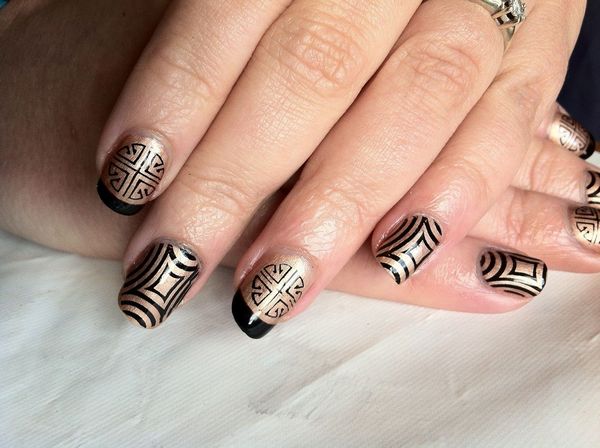 biały manicure manicure z białego złota