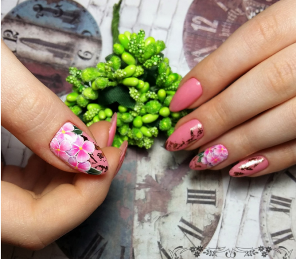 złoty manicure złoty manicure