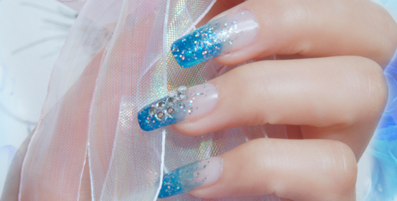 niebieski i biały manicure niebieski i biały manicure