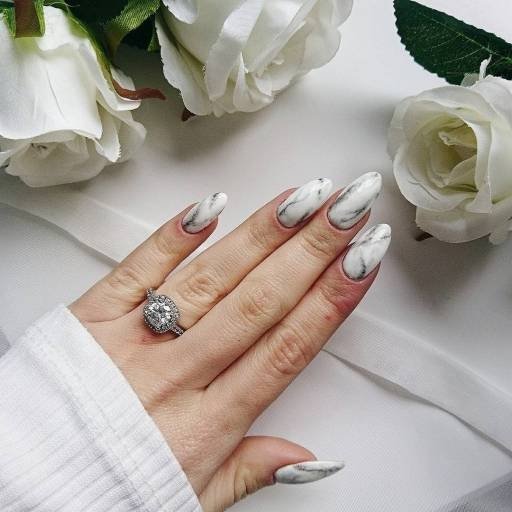 manicure ślub