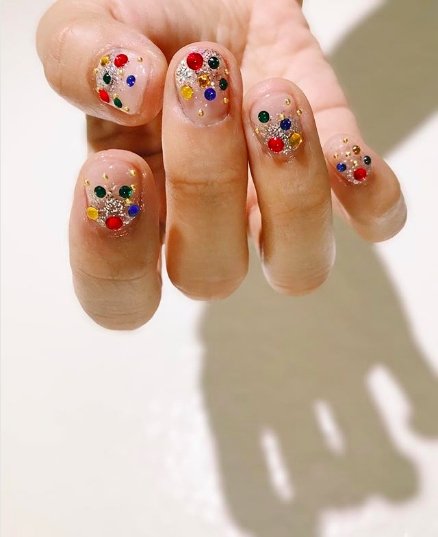 krótkie paznokcie manicure