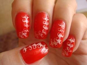igły do paznokci czerwone pomysły na manicure