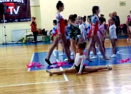 Peste 120 de copii au participat la un festival de gimnastică (FOTOGRAFII)